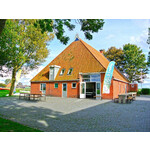 Comfortabel 8 persoons vakantiehuis, zeer ruim gelegen op vakantiepark in Friesland
