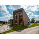 Ruime chalet voor 10 personen aan het IJsselmeer op een vakantiepark in Hindeloopen