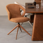 Isolde eethoek tafel zwart en 4 Rosie stoelen beige.