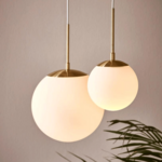 Hanglamp messing & opaalglas rond E27 fitting &apos;Grant&apos; 25cm