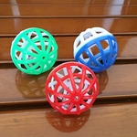 10 stuks huisdier kunststof hol uit ronde Hamster Play ballen kleurrijke bal Chase Rattle kattenspeelgoed met kleine Bell