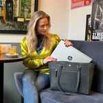 Leren laptoptas dames 15.6 inch - zwarte crocoprint - M?SZ Viona
