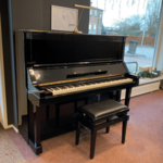 Yamaha B1 PW messing piano (noten hoogglans)