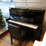Yamaha P121 M SH3 PE messing silent piano (zwart hoogglans)