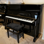 Yamaha P121 M SH3 PWH messing silent piano (wit hoogglans)