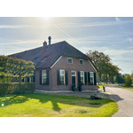 Zeer luxe, ruim en authentiek 8-10 persoons vakantiehuis met grote tuin in Dwingeloo