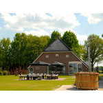 Luxe 30-persoonsgroepsaccommodatie met hottub in het landelijke Ellertshaar in Drenthe