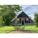 Mooi en luxe 4 persoons chalet in Giethoorn aan het water.