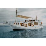 Cruise Ombak Putih en Katharina Papua's Whale Sharks & Birds of Paradise